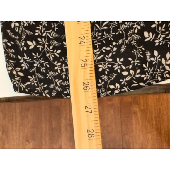 Pleione for Anthropologie Black and White Floral Blouse Top Sz M EUC Flattering - Picture 9 of 11